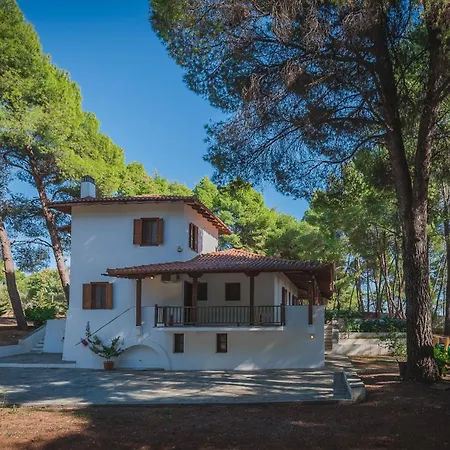Squirrel Front Villa, Metamorfosi (Sithonia)