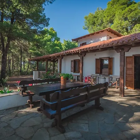 Squirrel Front Villa,