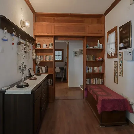 Squirrel Front Villa, Hébergement de vacances Metamórfosi