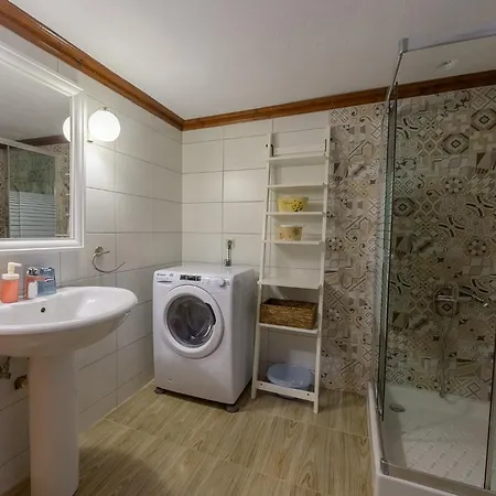 Squirrel Front Villa, Tatil Evi