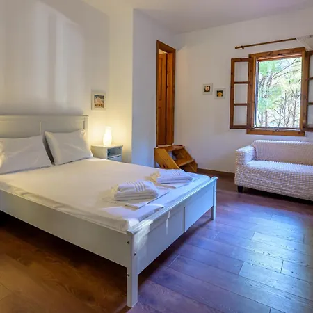 Squirrel Front Villa, Tatil Evi *