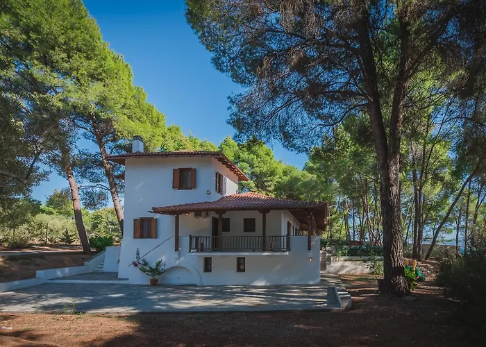 Squirrel Front Villa, Metamorfosi (Sithonia)